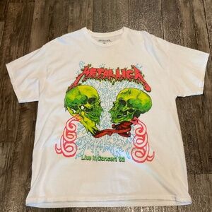 New, Graphic Distressed Metallica Live In Concert 1992 Tour T-Shirt, Sz L/XL